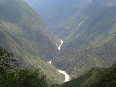 El Apurímac nace cerca del océano Pacífico y recorre miles de kilómetros para desembocar en el Atlántico