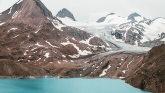Los efectos del calentamiento global son especialmente visibles en los glaciares europeos, como el Gries («Griesgletscher» en alemán), Suiza 