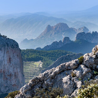 Panorama de la sierra de Aitana, Alicante, España