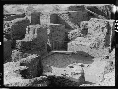Iraq, Ur (Così chiamata dai Caldei): cortile e case ben conservati. Foto del 1932