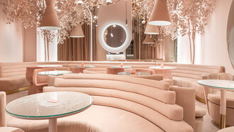 Interior del Beverly Café en Valencia, España