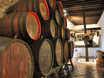 Lagar, bodega y taberna, Exhibition view. Courtesy of Museo Unicaja de Artes y Costumbres Populares
