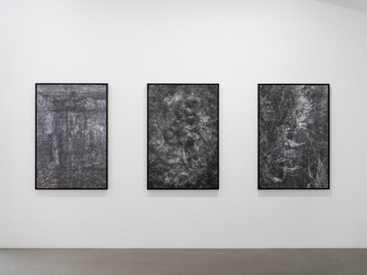 Melik Ohanian, Alteration, for a long time in time, exhibition view. Courtesy of Galerie Chantal Crousel