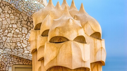 Chimeneas de la Casa Milà, obra de Antoni Gaudí, en Barcelona
