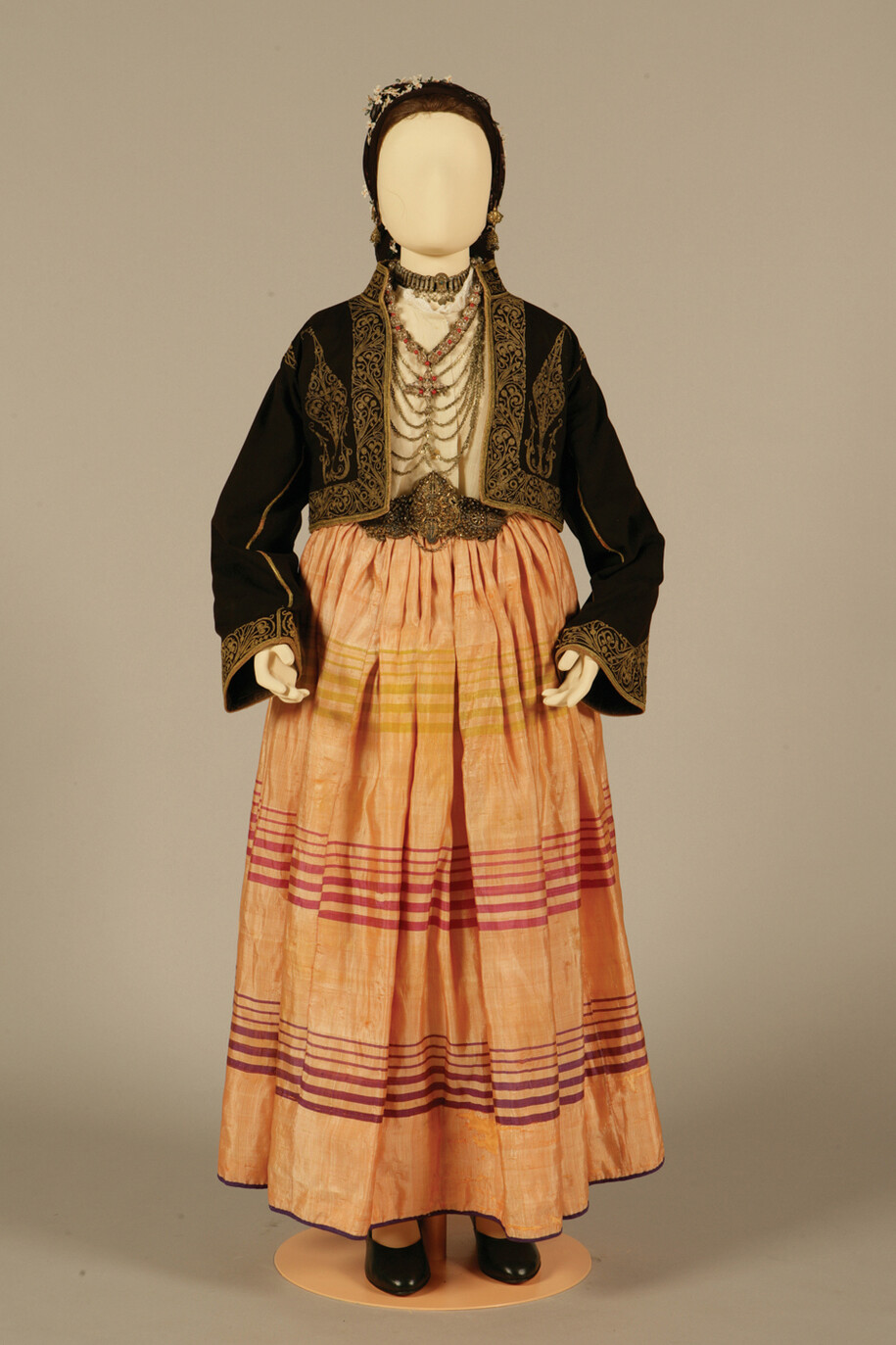 "Amalia" costume with “satakroúta” skirt. Cyprus, early 20th century. Peloponnesian Folklore Foundation, Nafplion