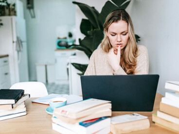 Construir hábitos digitales más sanos empieza por observar los propios patrones de uso, sin prohibiciones ni culpa, pero con mayor conciencia