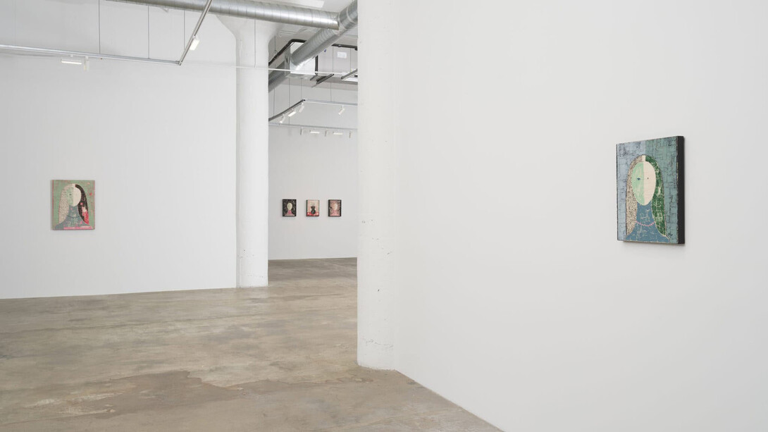Roberto Diago, Presence, exhibition view. Courtesy of Vielmetter