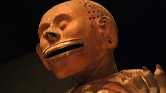 Estatua de Mictlantecuhtli en el museo del Templo Mayor en México