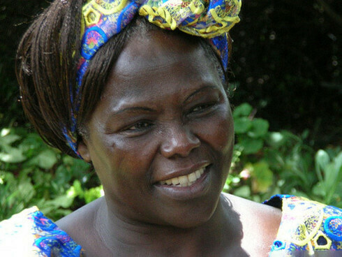 Wangari Maathai ha contribuito allo sviluppo sostenibile, alla democrazia e alla pace
