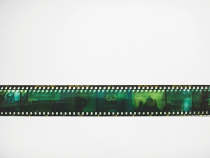 Ogni striscia della pellicola cinematografica porta con sé il battito di una storia e il respiro di chi l’ha raccontata