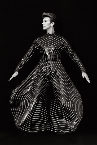 Herb Ritts, David Bowie (detail), Hollywood, 1989. Courtesy of Fahey/Klein Gallery