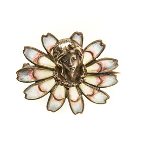 Brooch
Unknown maker
c.1900
Silver and enamel
© Anderson Collection of Art Nouveau. UEA.