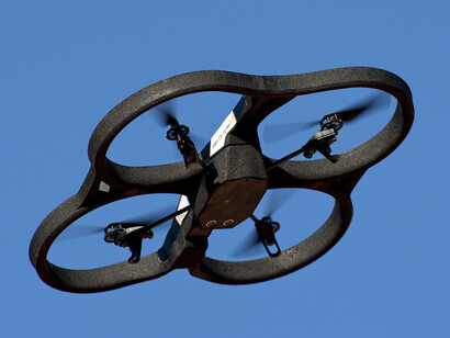 Drone en pleno vuelo