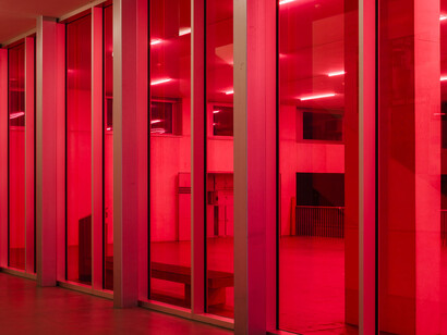 Linda Semadeni, Bildschirmaufnahmen, Ausstellungsansicht. Mit freundlicher Genehmigung des Migros Museum