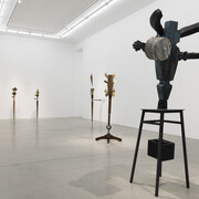 Francesco Simeti, Tutti giù per terra, veduta della mostra. Cortesia di Francesca Minini