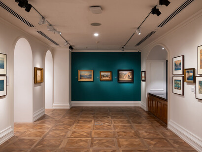 Destination India. Foreign artists in India 1857–1947, exhibition view. Courtesy of DAG