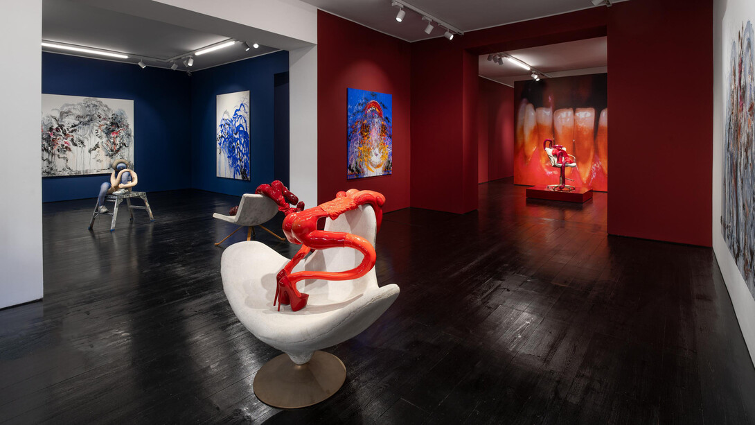 Maggi Hambling and Sarah Lucas, Ooo la la, exhibition view. Courtesy of Contemporary Fine Arts 