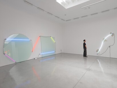 Keith Sonnier, Inside light, 1968–1970, exhibition view. Courtesy of David Kordansky Gallery