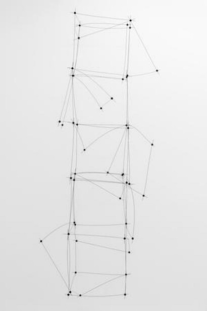 Magdalena Fernández, 12ee016, 2016. Steel, rubber, 117 x 30 1/2 x 20 1/4 in.
© Peter Molick
