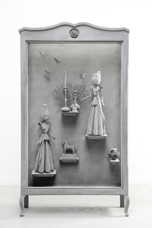 Cabinet of Curiosities. Courtesy of Galerie Ron Mandos