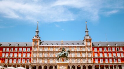 Estátua de D. Felipe III, Rei Espanhol, na Plaza Mayor, Madri, España