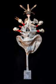 Matter, os, papier mâché, ciment, métal, bois, dimensions variables, 2020