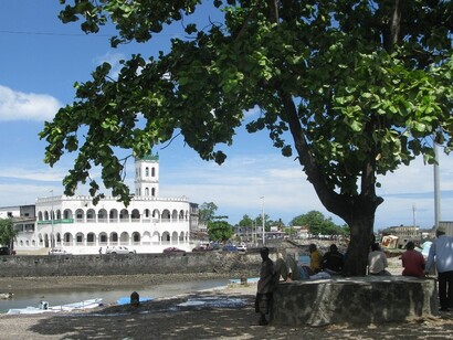 Moroni, zona porto, Moschea Badjanani, simbolo delle Comores