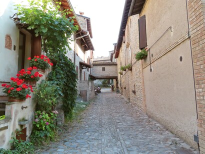Strada del castello di Torrechiara, Langhirano, Parma, Italia. Foto di Parma1983