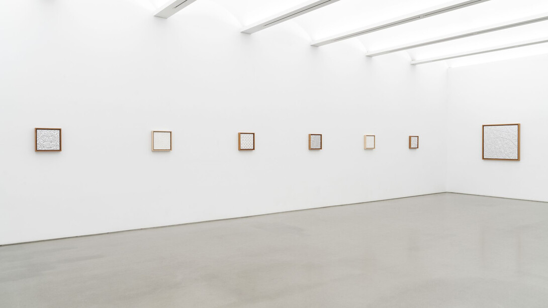 Gabriel de la Mora, Repeated original, exhibition view. Courtesy of Galleries Perrotin