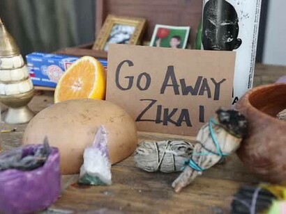 Pequeño altar para expulsar al virus Zika de Florida
