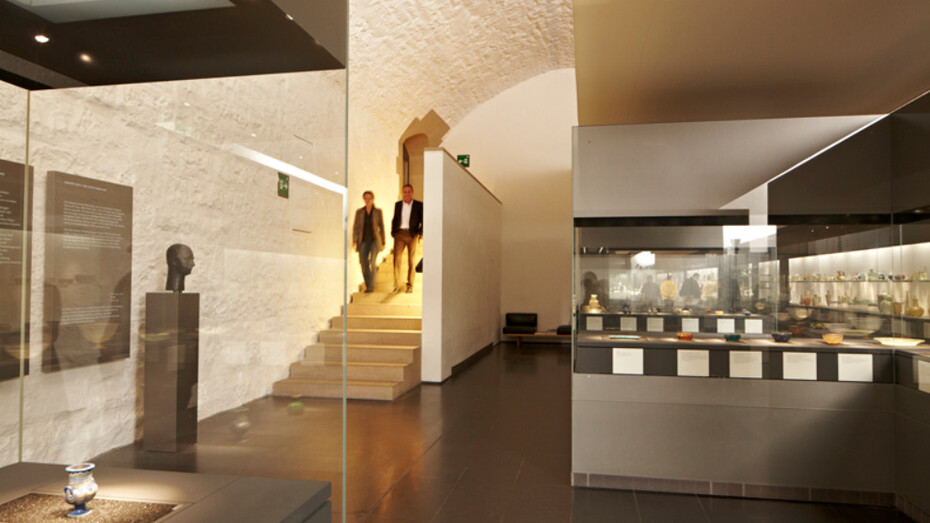 Glass from four millennia. Courtesy of Landesmuseum Württemberg