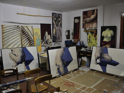 Studio visit - Courtesy Simone Miccichè