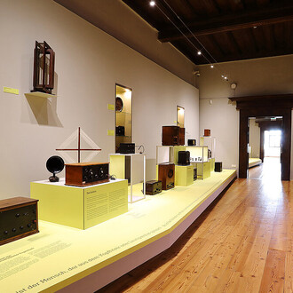 People, worlds and objects, exhibition view. Courtesy of Schloss Trautenfels