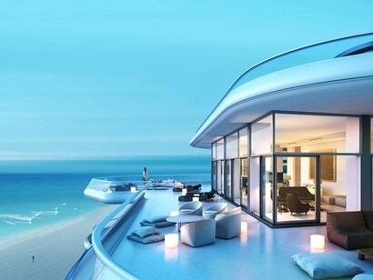 Miami Beach. Terraza junto al mar