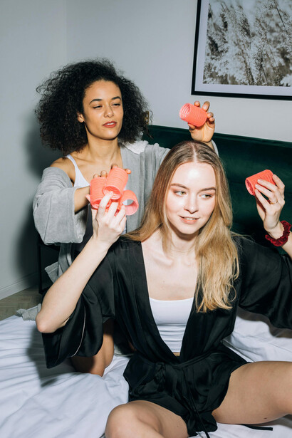 Amigas. A supremacia começa aí, quando, mesmo não sendo reconhecido o trabalho, faz com amor e sempre do bem-feito, comprovado pela satisfação nos seus rostos, independentemente do desfecho da missão