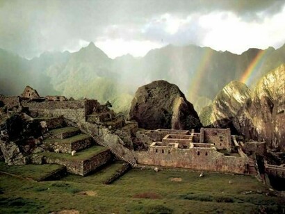 Arcobaleno su Machu Picchu