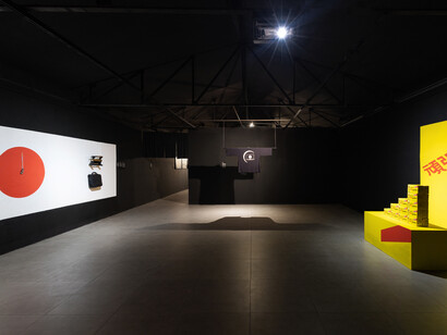 Allegra Pacheco; Dear Salaryman. Foto de Juan Tribaldos, cortesía del MADC