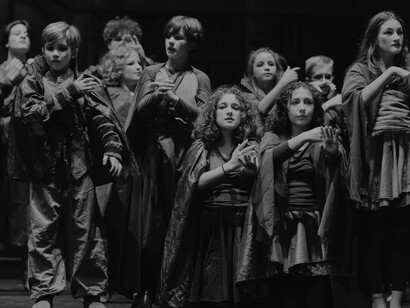 Un momento di “Schaupiel Faust” firmato da Manu Lalli al Teatro Goldoni di Firenze, 2022 © Cristina Andolcetti