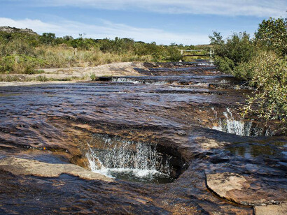 Rio no mirante do Parque do Sumidouro, na cidade de Lagoa Santa, Minas Gerais, Brasil