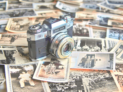Poema de Carlos Doñamayor: fotografías como recuerdo de una vida pasada