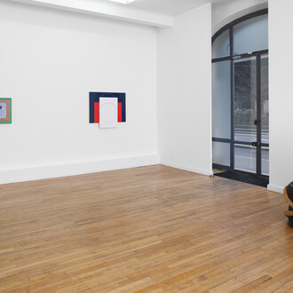 Dorothea Rockburne, vue de l'exposition. Avec la courtoisie de la Galerie Ceysson et Bénétière