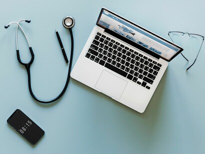 El desarrollo de la tecnociencia y su impacto en el campo de la medicina ha conseguido elevar significativamente la esperanza de vida   
media de las personas 