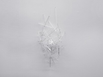 Baptiste Debombourg, Spectre - 1, 2015, Verre flotté (Float), 60 x 40 x 12 cm, Courtesy Galerie Patricia Dorfmann, Paris
