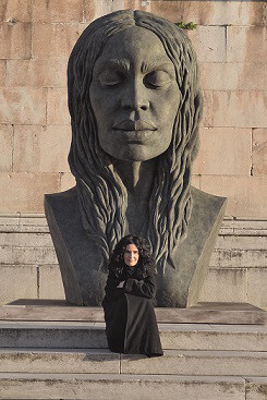 Helga Vockenhuber, La nuova Eva, 2012, bronzo, 210 x 140 x 300 cm