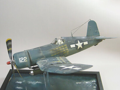 Modelo a escala 1/72 de un avión militar Vought F4U Corsair