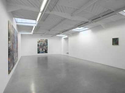 Vue de l’exposition / View of the exhibition «panemetCircen», kamelmennour (47rueSaint‑André desarts), Paris, 2017©LiamEverettPhoto. JulieJoubert & archives kamelmennourCourtesy the artist and kamelmennour, Paris/London