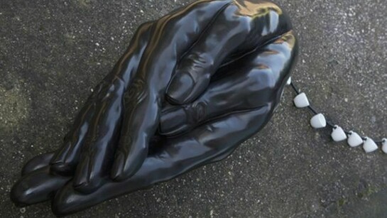 The Secret of Fathima, 2013,installation bronze ,ceramic, rubber, (istallation), cm 300