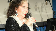 Paola Cavanna canta e recita in dialetto milanese