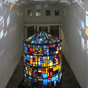 Tom Fruin, Beacon, exhibition view. Courtesy of Lowell Ryan Projects