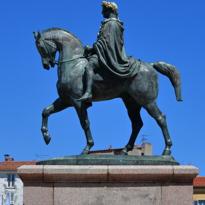 Ajaccio: estatua de Napoleón